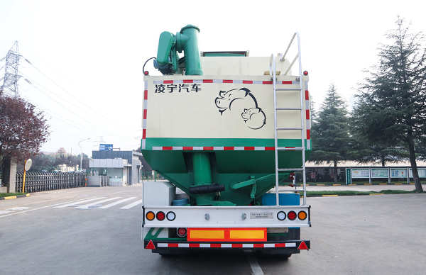 凌宇飼料運輸半掛車