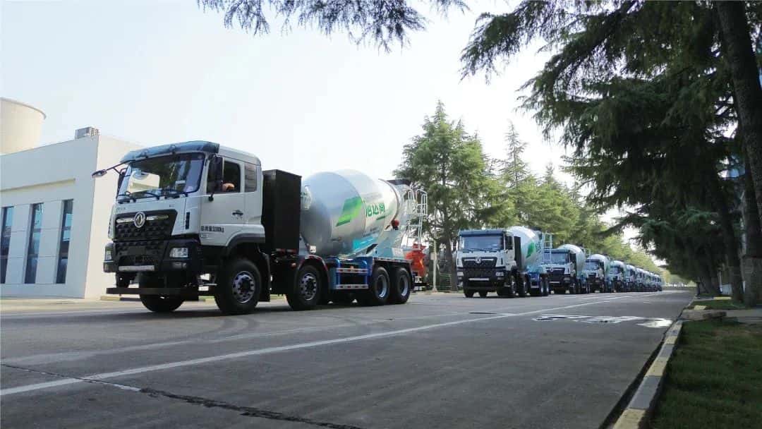 馭風(fēng)而行，中集車輛15臺新能源攪拌車駛?cè)牒保L就荊楚生態(tài)長卷